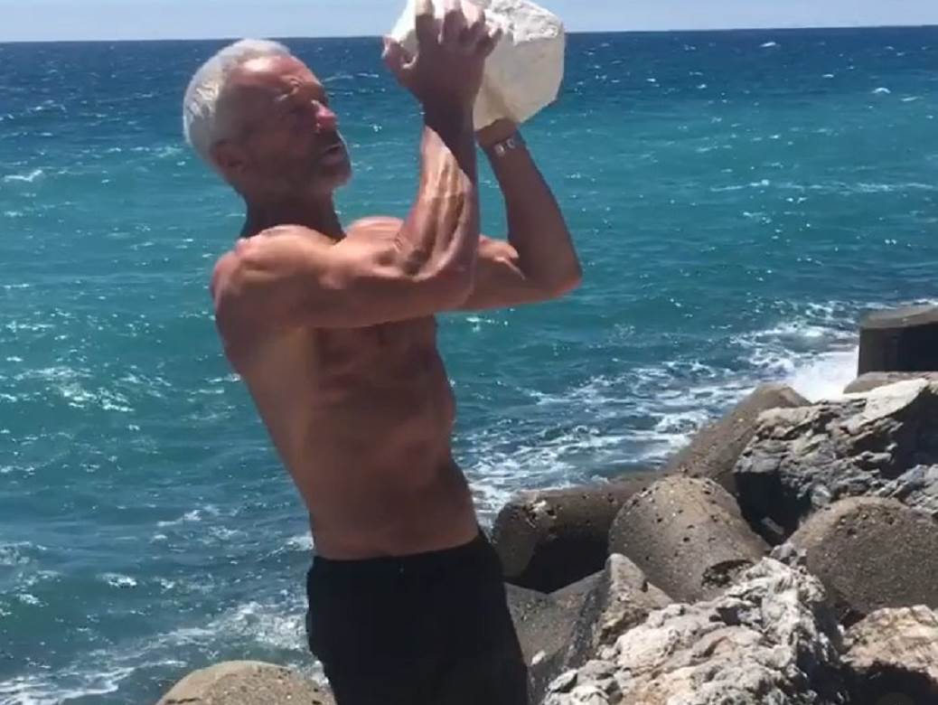 vezbanje muskarci vezbanje bez opreme fitnes deka