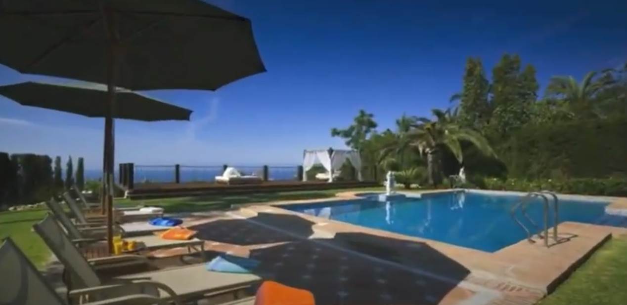 Novak Đoković trenira go do pojasa u Marbelji