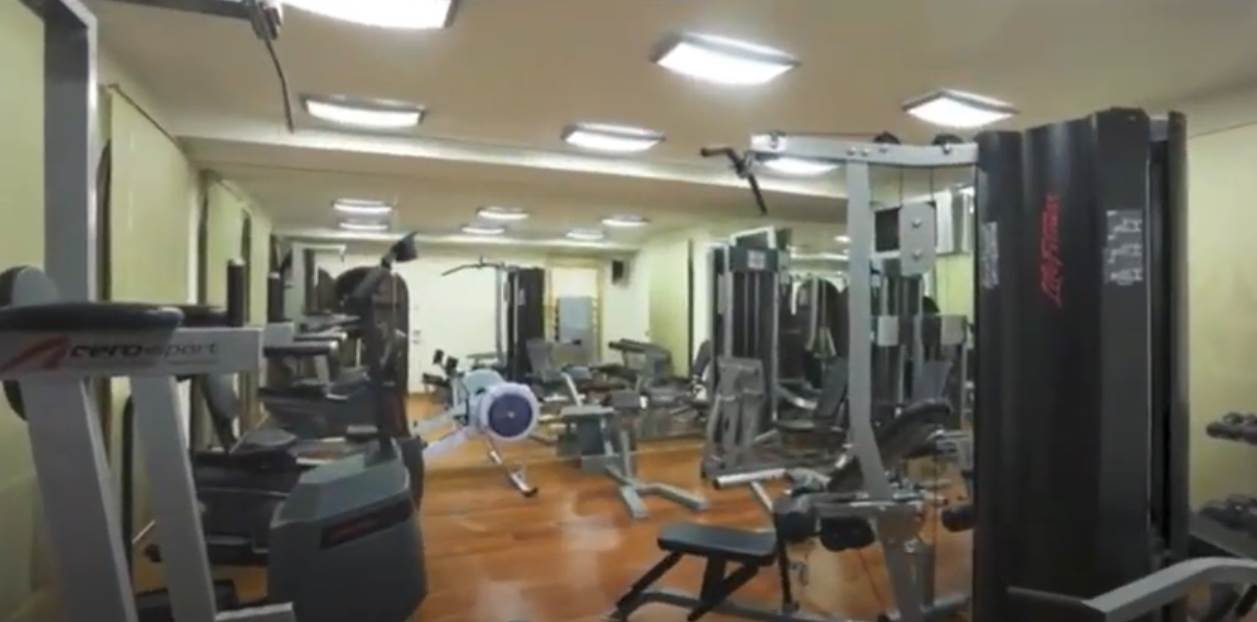 Novak Đoković trenira go do pojasa u Marbelji