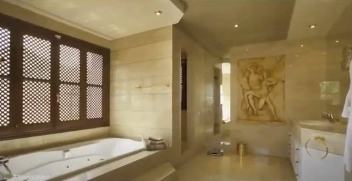 Novak Đoković trenira go do pojasa u Marbelji