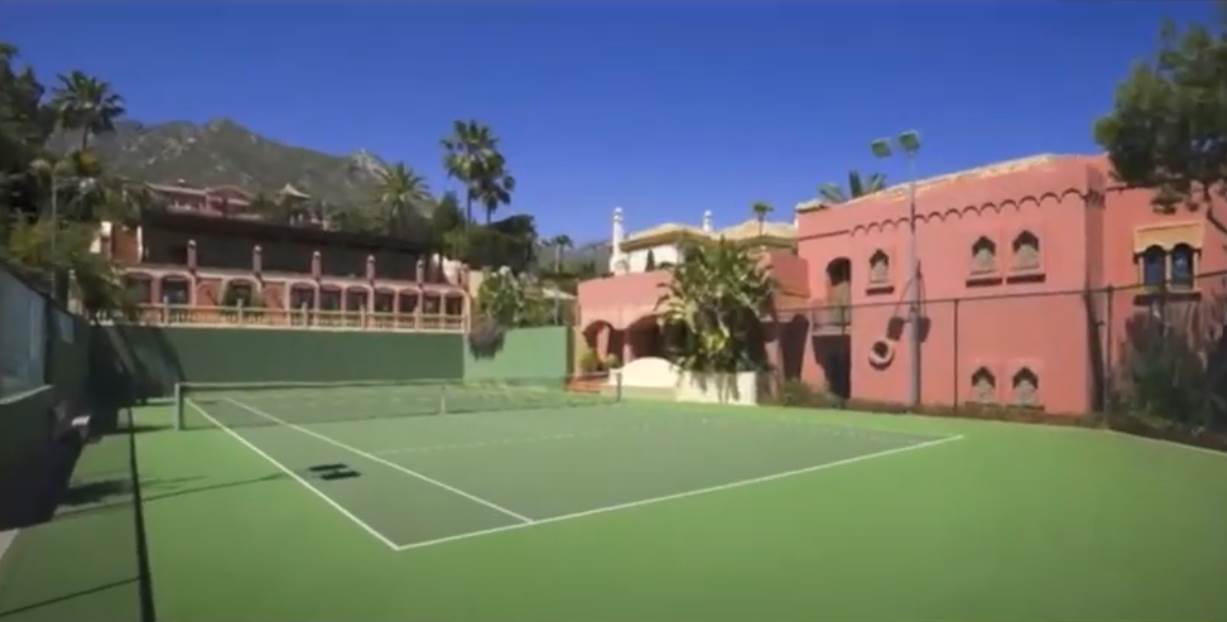 Novak Đoković trenira go do pojasa u Marbelji