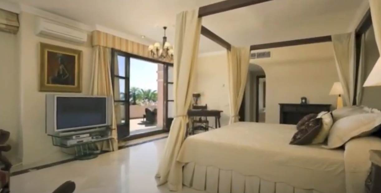 Novak Đoković trenira go do pojasa u Marbelji