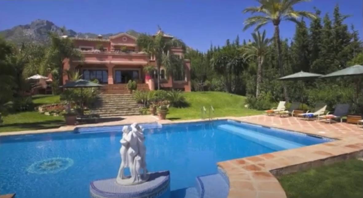 Novak Đoković trenira go do pojasa u Marbelji