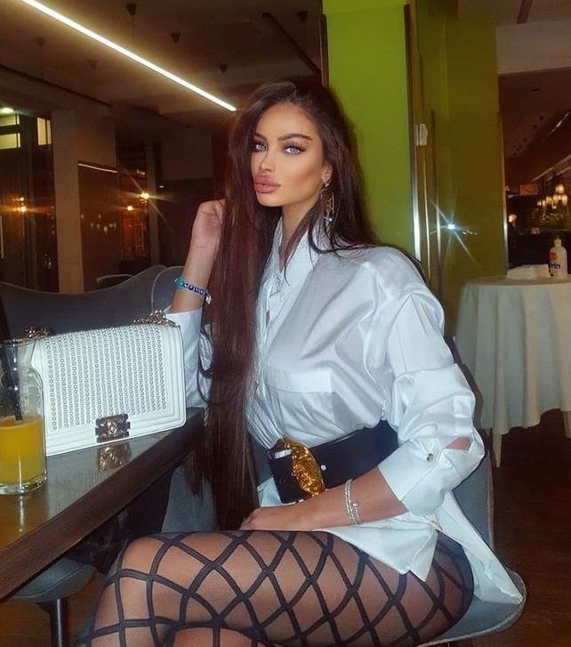 soraja gola pretnje grudi 