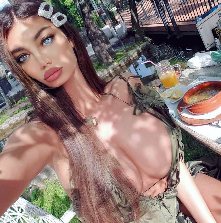 soraja vucelic gola sajt za odrasle foto