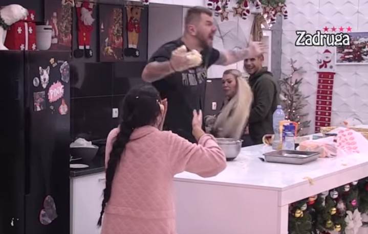 zadruga najnovije vesti maja marinkovic janjus svadja gadjao je testom skloni se imam noz video