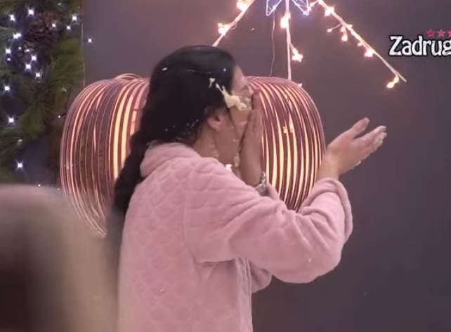 zadruga najnovije vesti maja marinkovic janjus svadja gadjao je testom skloni se imam noz video