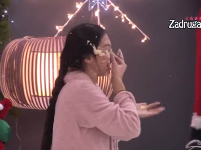 zadruga najnovije vesti maja marinkovic janjus svadja gadjao je testom skloni se imam noz video