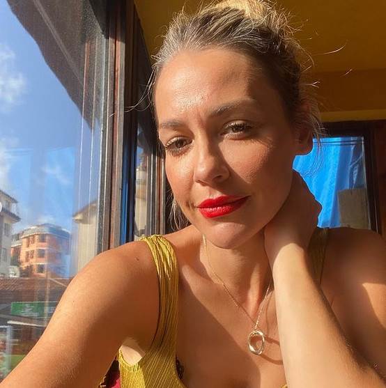 Marijana Mićić pokazala prsten na ruci