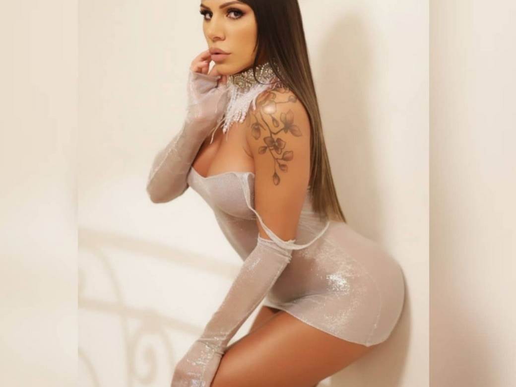 sandra afrika okicena jelka seksi noge guza