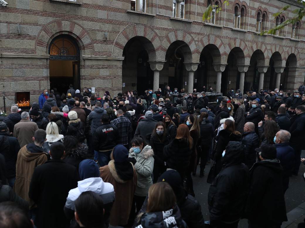 dzej ramadanovski sahrana andrijana tomanic oprostajni govor psovke