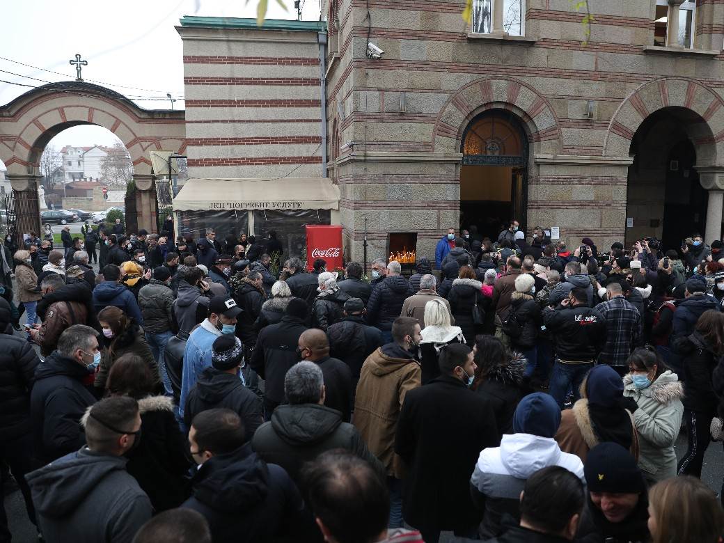 dzej ramadanovski sahrana andrijana tomanic oprostajni govor psovke