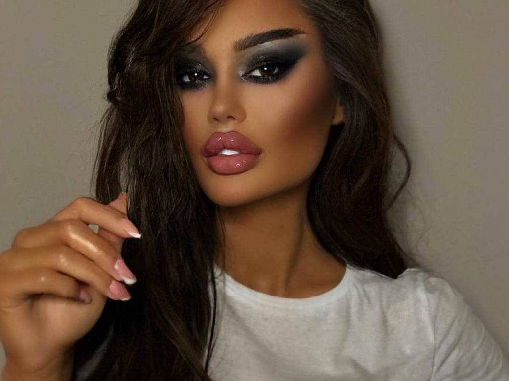 Doktorka o plastičnim korekcijama Cece i Jece