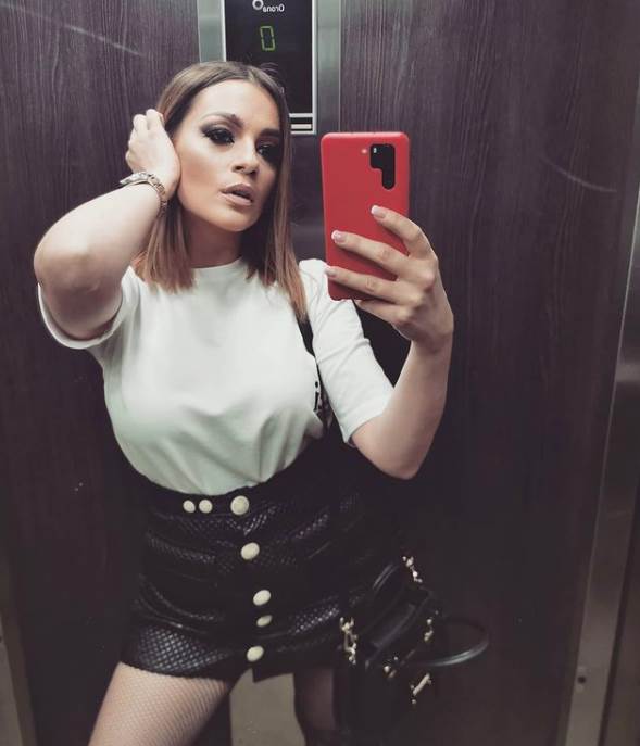 Jelena Kostov trudna