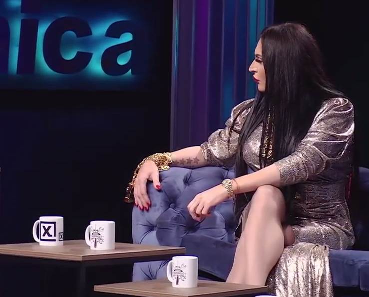 elektra elit prostitucija emisija saran uneli je u krevetu u studio foto