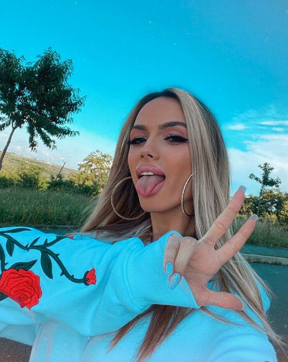 maloletna influenserka ugradila silikone sestra sare damnjanovic