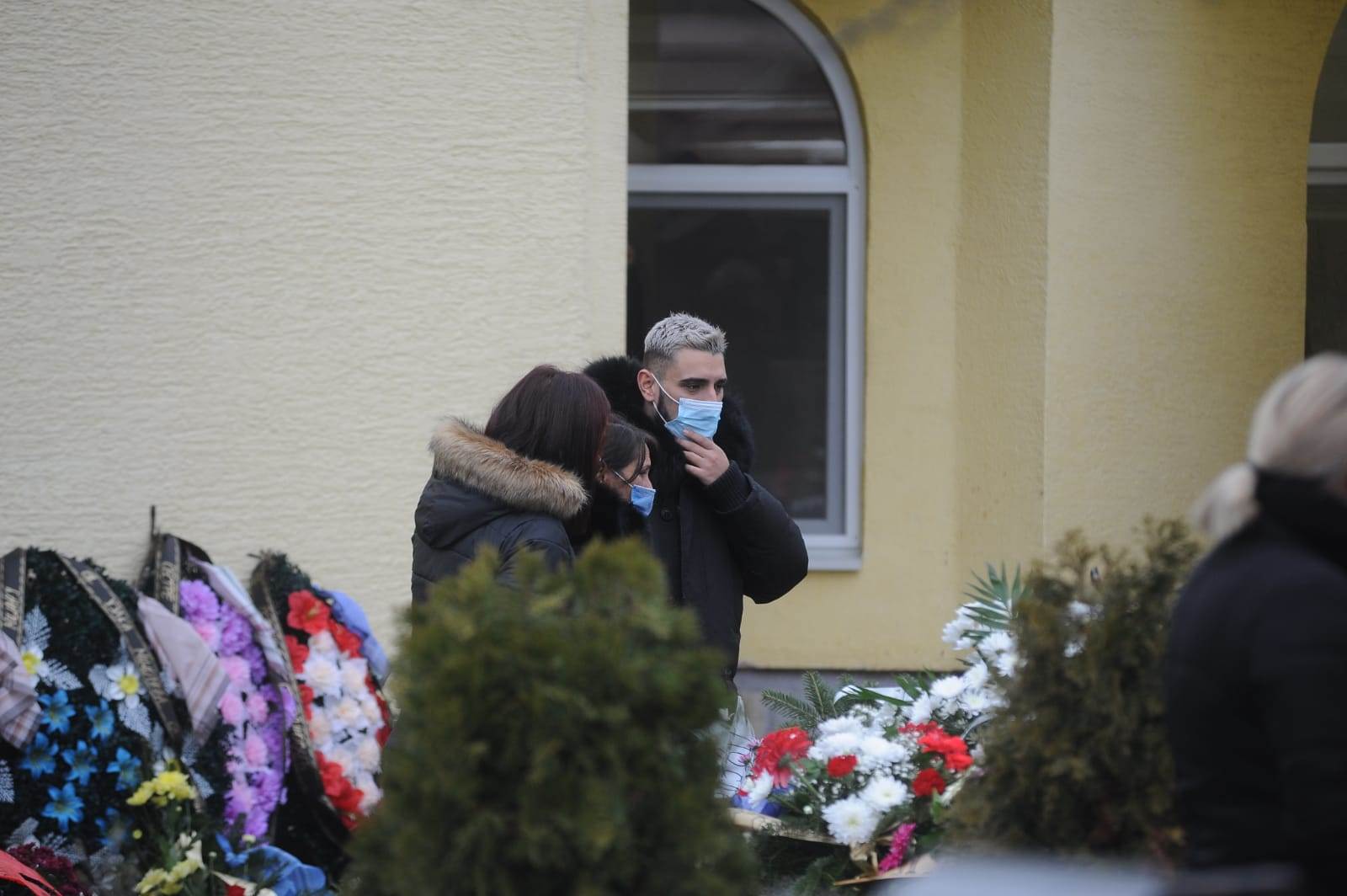 darko lazic grob oca milana u brestacu izgoreo