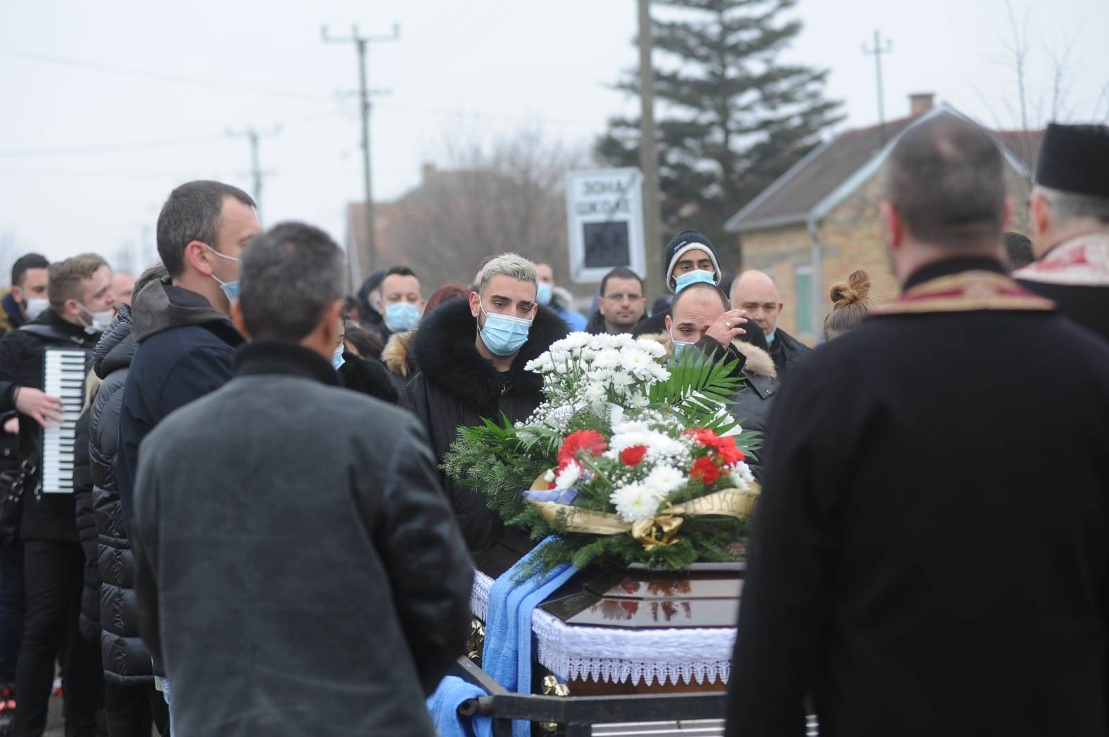 darko lazic grob oca milana u brestacu izgoreo