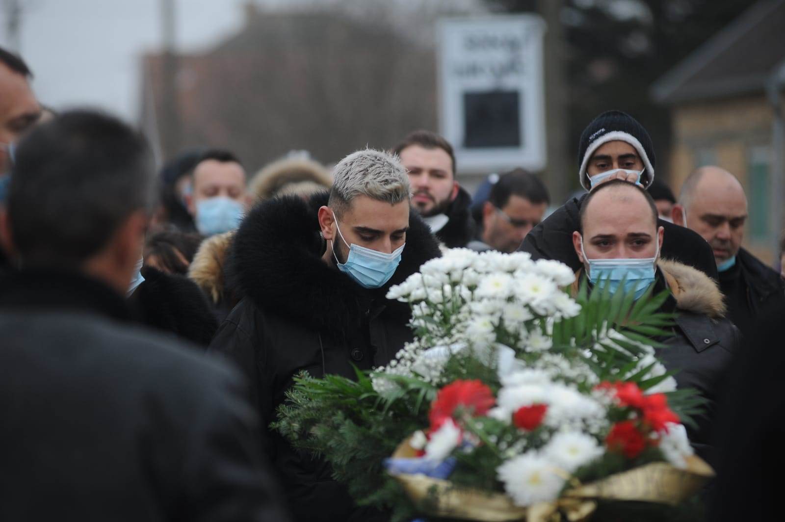 darko lazic grob oca milana u brestacu izgoreo