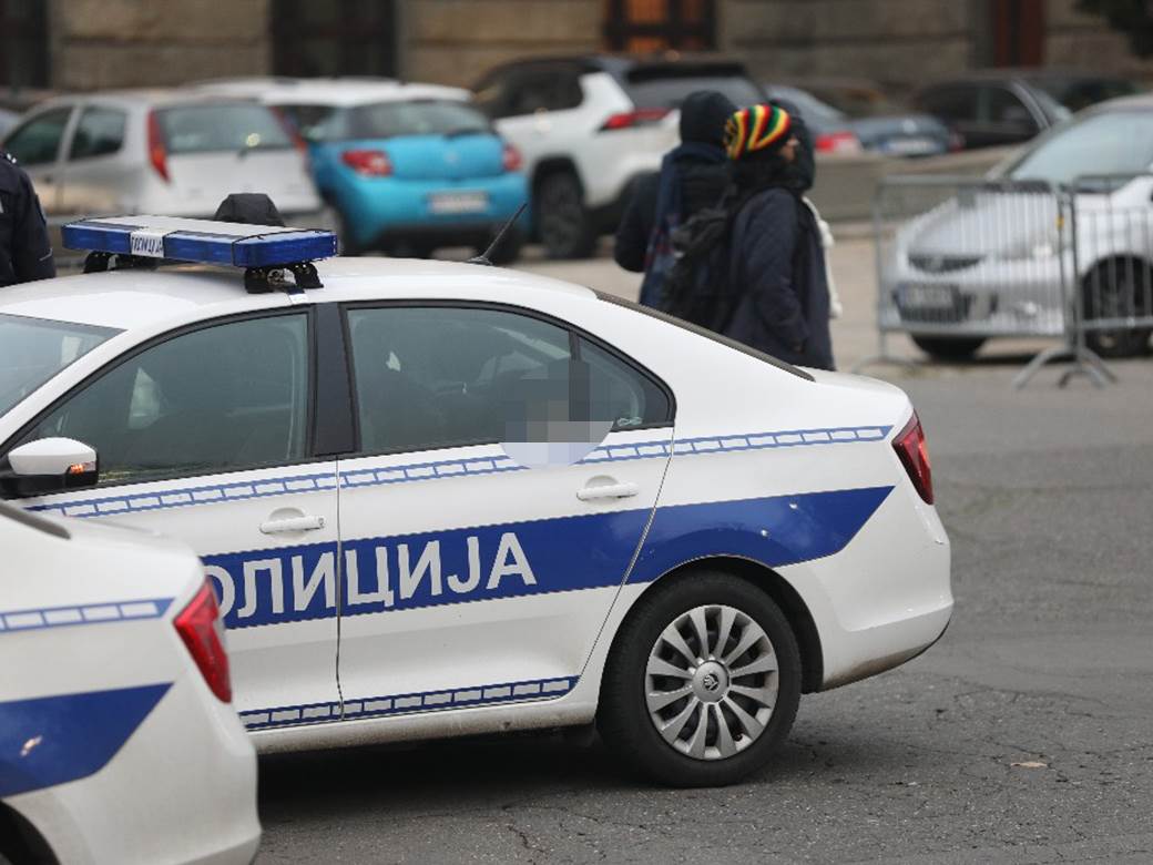 skupstina srbije autom probio obradu uhapsen teorije zavere globalisti