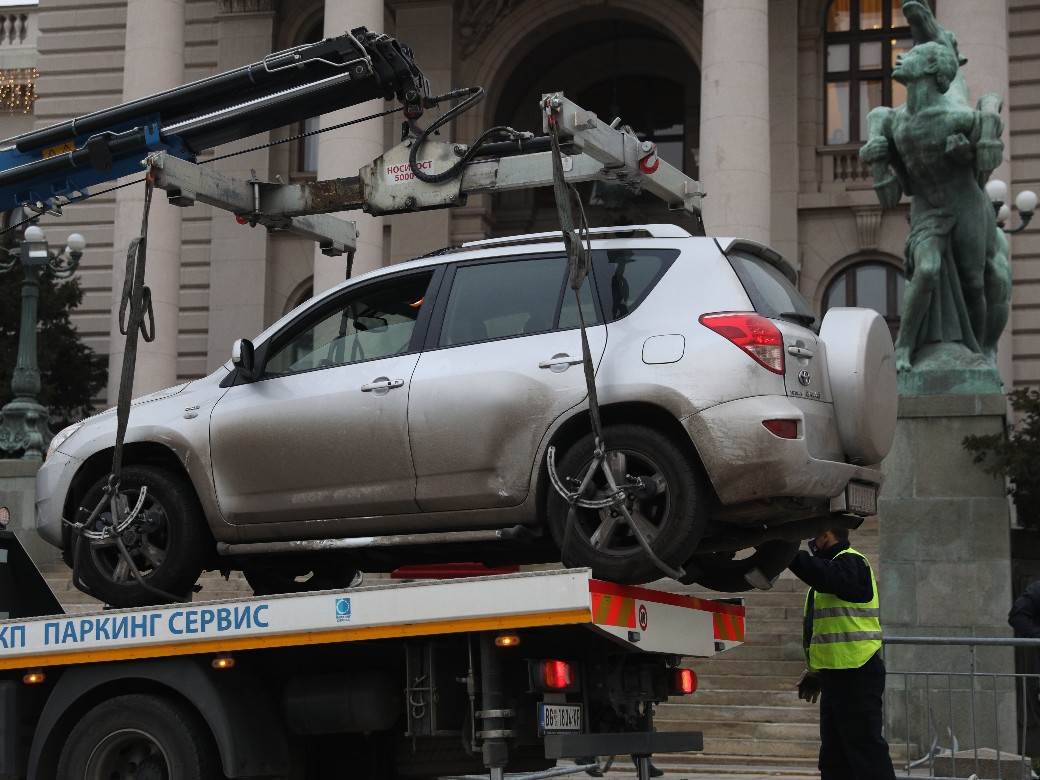 skupstina srbije autom probio obradu uhapsen teorije zavere globalisti