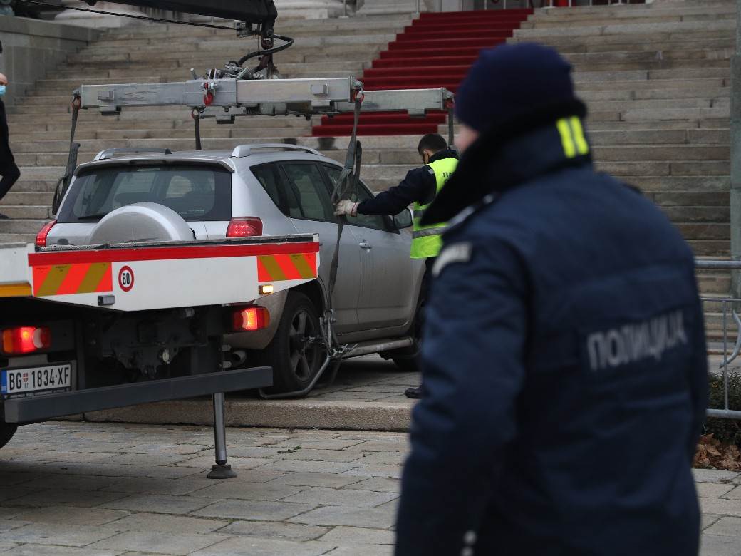 skupstina srbije autom probio obradu uhapsen teorije zavere globalisti