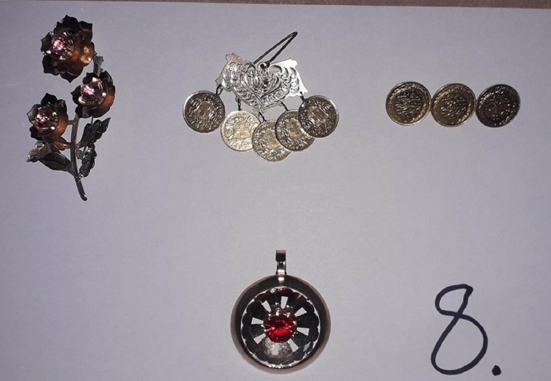 granica zlato šverc stavila u grudnjak pola kilograma zlata