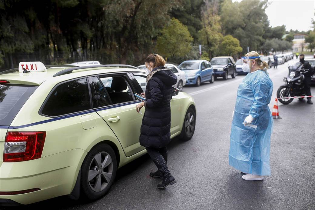 korona virus test automobil kovid ambulanta grcka atina fotografije
