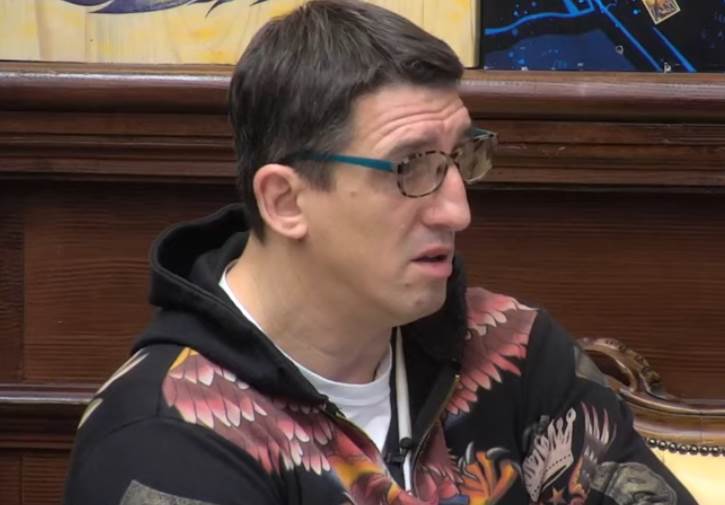 zadruga najnovije vesti kristijan golubovic o maji markovic zavlacili ruku ispod kostima video