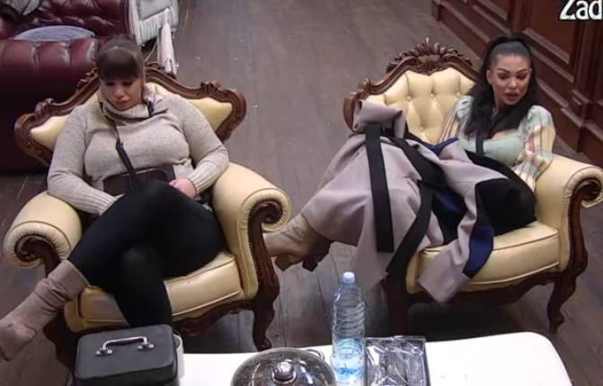 zadruga najnovije vesti kristijan golubovic o maji markovic zavlacili ruku ispod kostima video