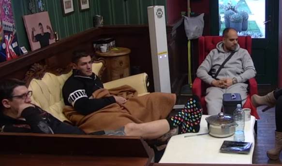 zadruga najnovije vesti kristijan golubovic o maji markovic zavlacili ruku ispod kostima video