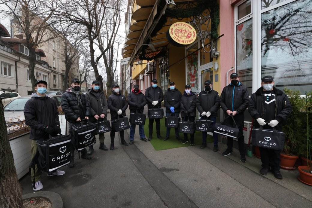 cargo batler doniranje hrane obroka medicinarima