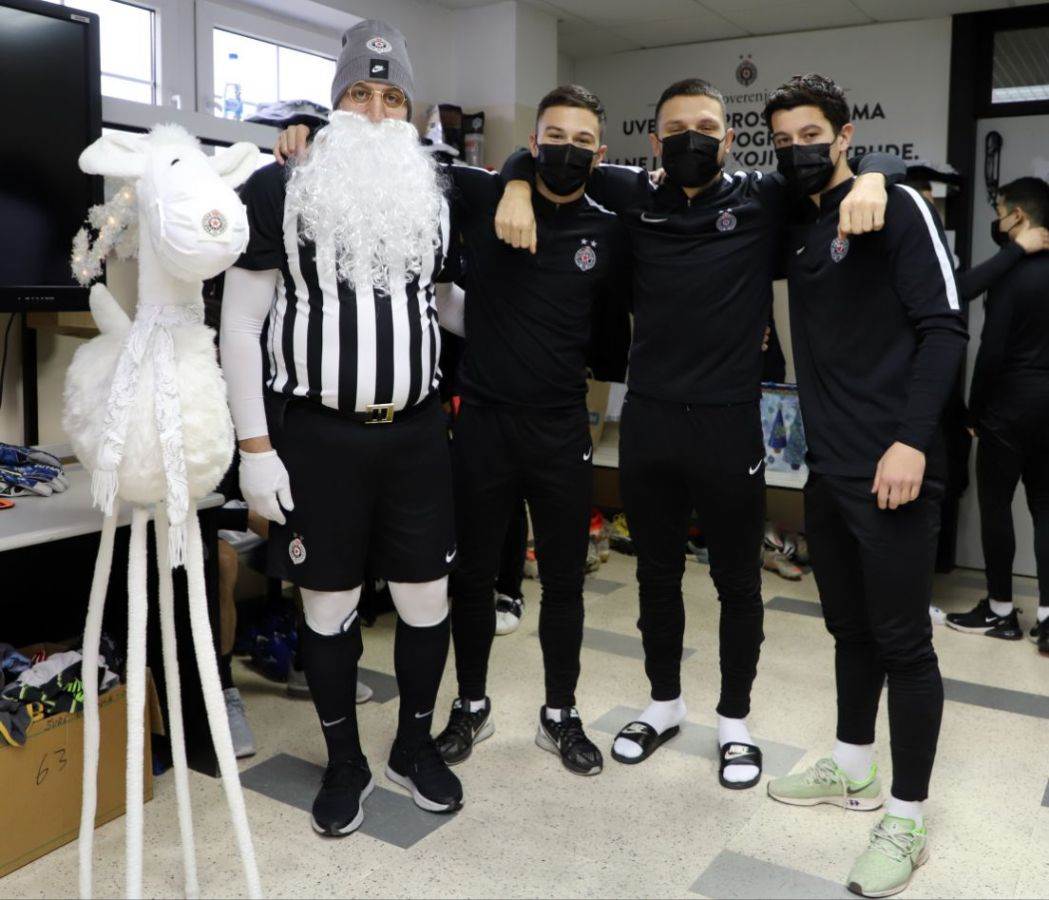 Partizan Nova godina tajni Deda Mraz pokloni video