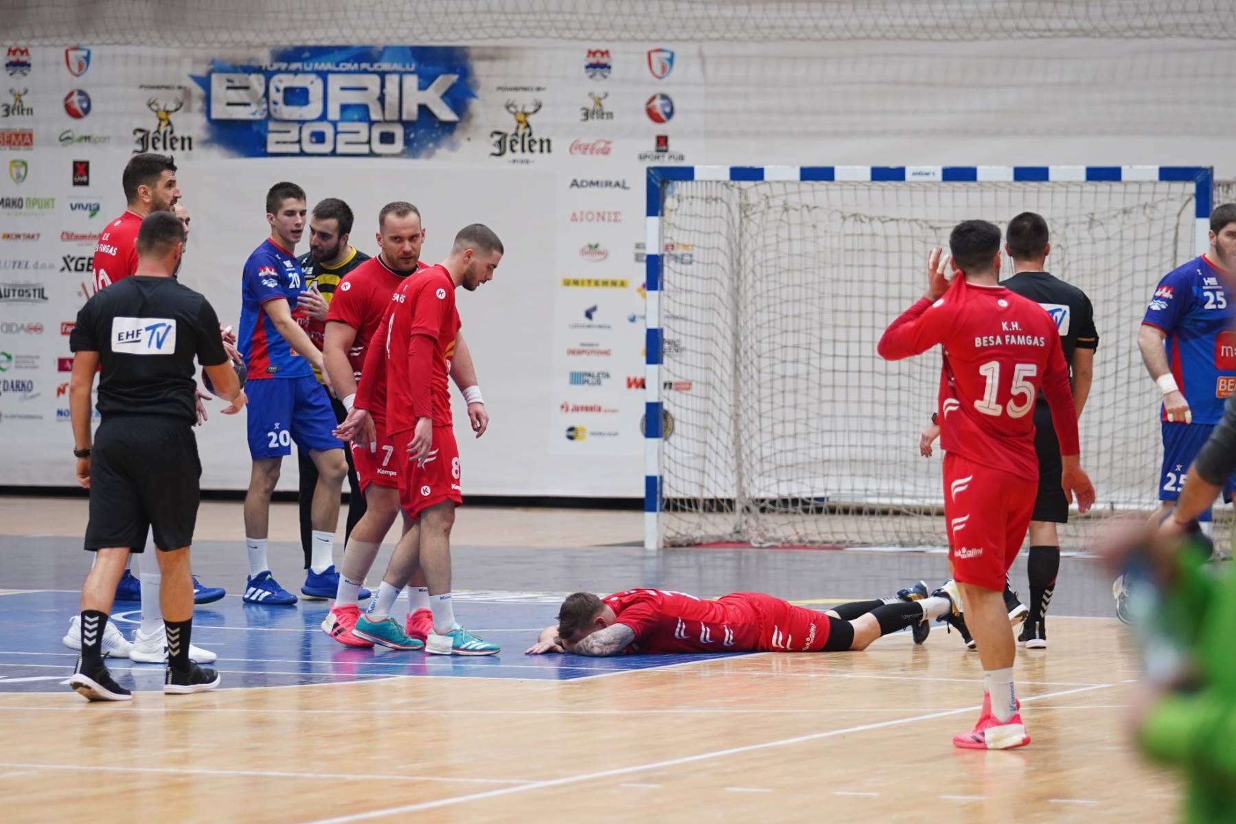 borac banjaluka rukomet kosovo transparent kosovo je srbija ispred hale