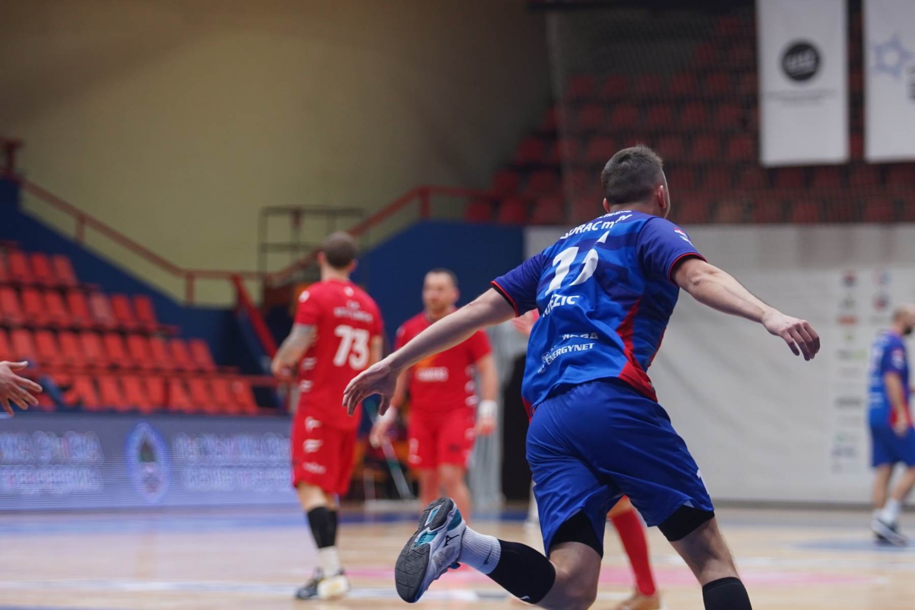 borac banjaluka rukomet kosovo transparent kosovo je srbija ispred hale