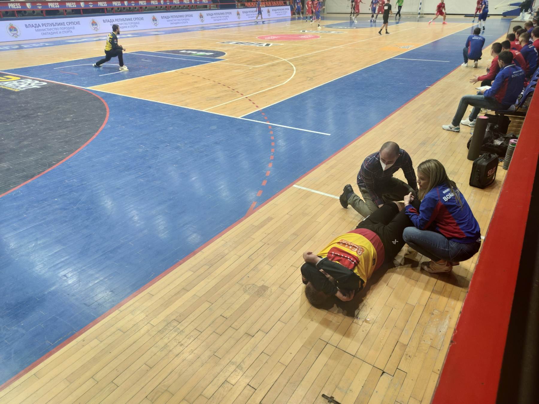 borac banjaluka rukomet kosovo transparent kosovo je srbija ispred hale