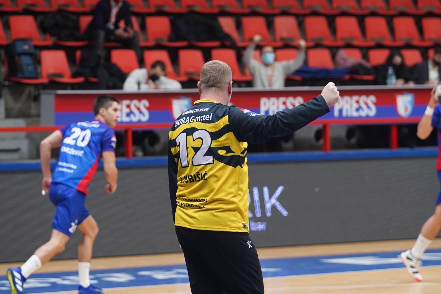 borac banjaluka rukomet kosovo transparent kosovo je srbija ispred hale