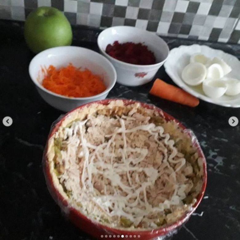 zimska salata od piletine dekorativna jela postupak pripreme recepti foto