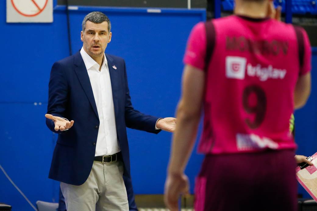 mega buducnost podgorica vili rid udarac u grudi filip petrusev frka video