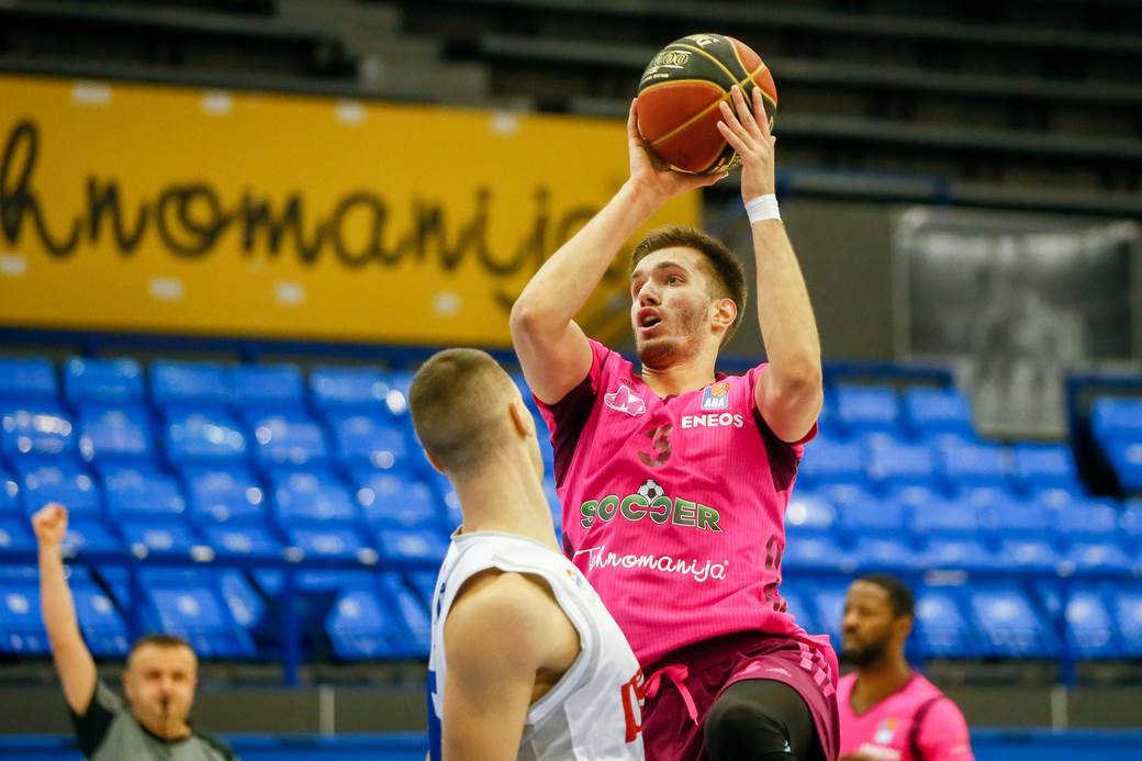 mega buducnost podgorica vili rid udarac u grudi filip petrusev frka video