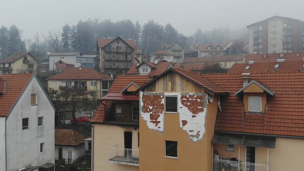 uzice pozar policajac heroj spasio komsinicu
