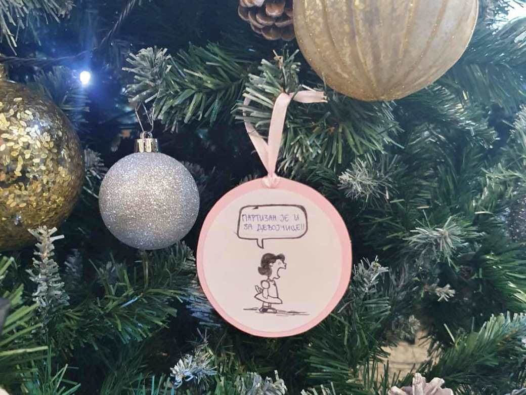 partizan jelke nova godina ukrasi crno-belo