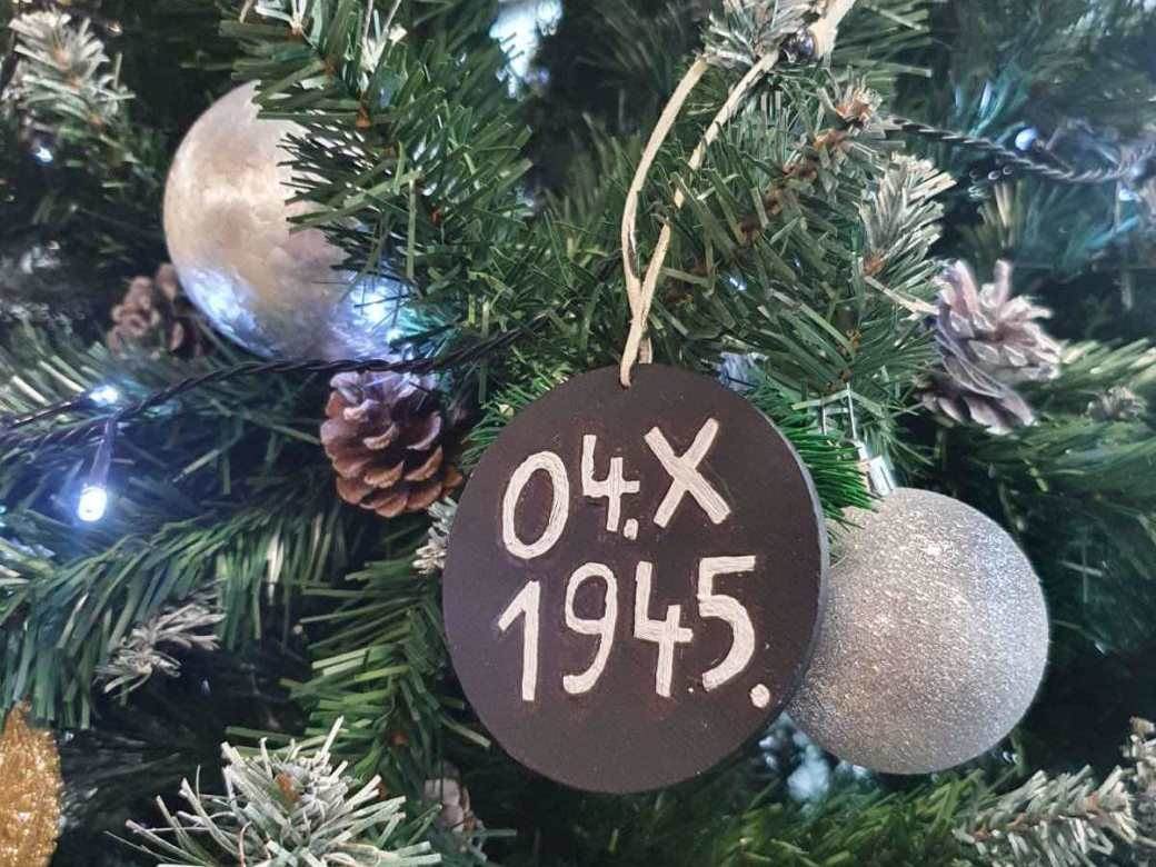 partizan jelke nova godina ukrasi crno-belo