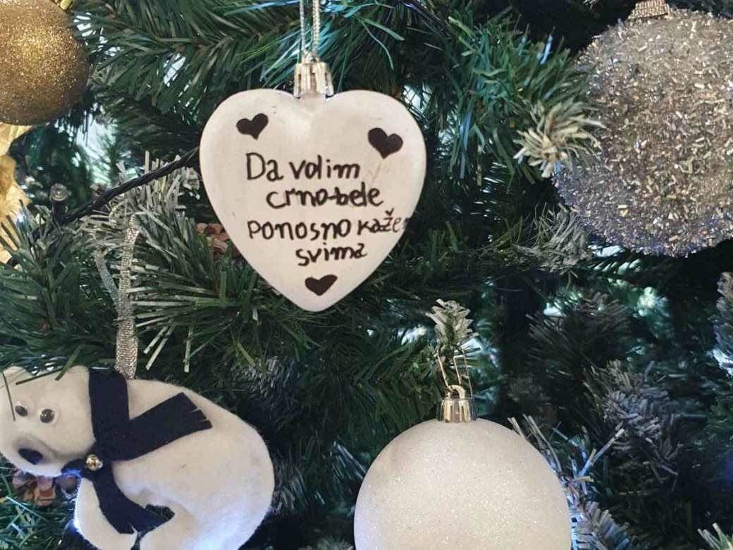 partizan jelke nova godina ukrasi crno-belo