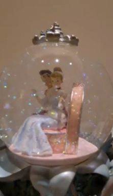 marta savic mile kitic luskuzna kuca jelka novogodisnja dekoracija