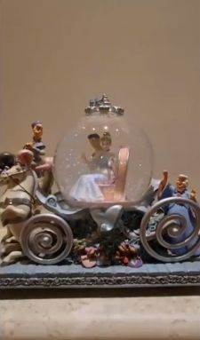 marta savic mile kitic luskuzna kuca jelka novogodisnja dekoracija