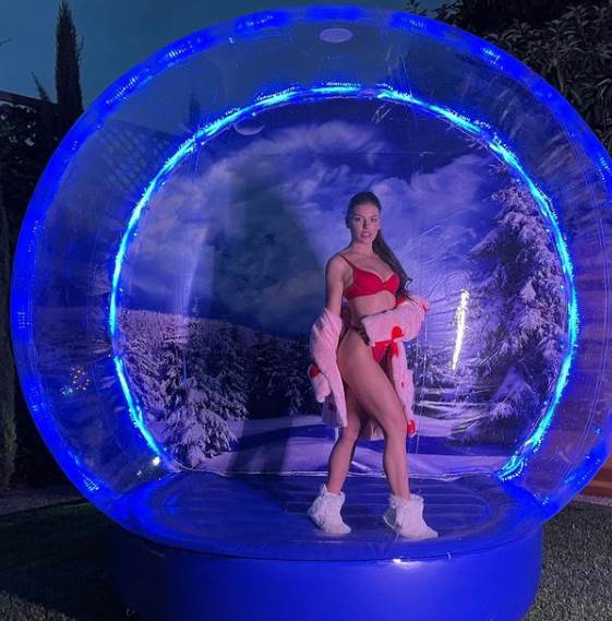 Adrijana Čečik pobegla sa seta zbog muškaraca