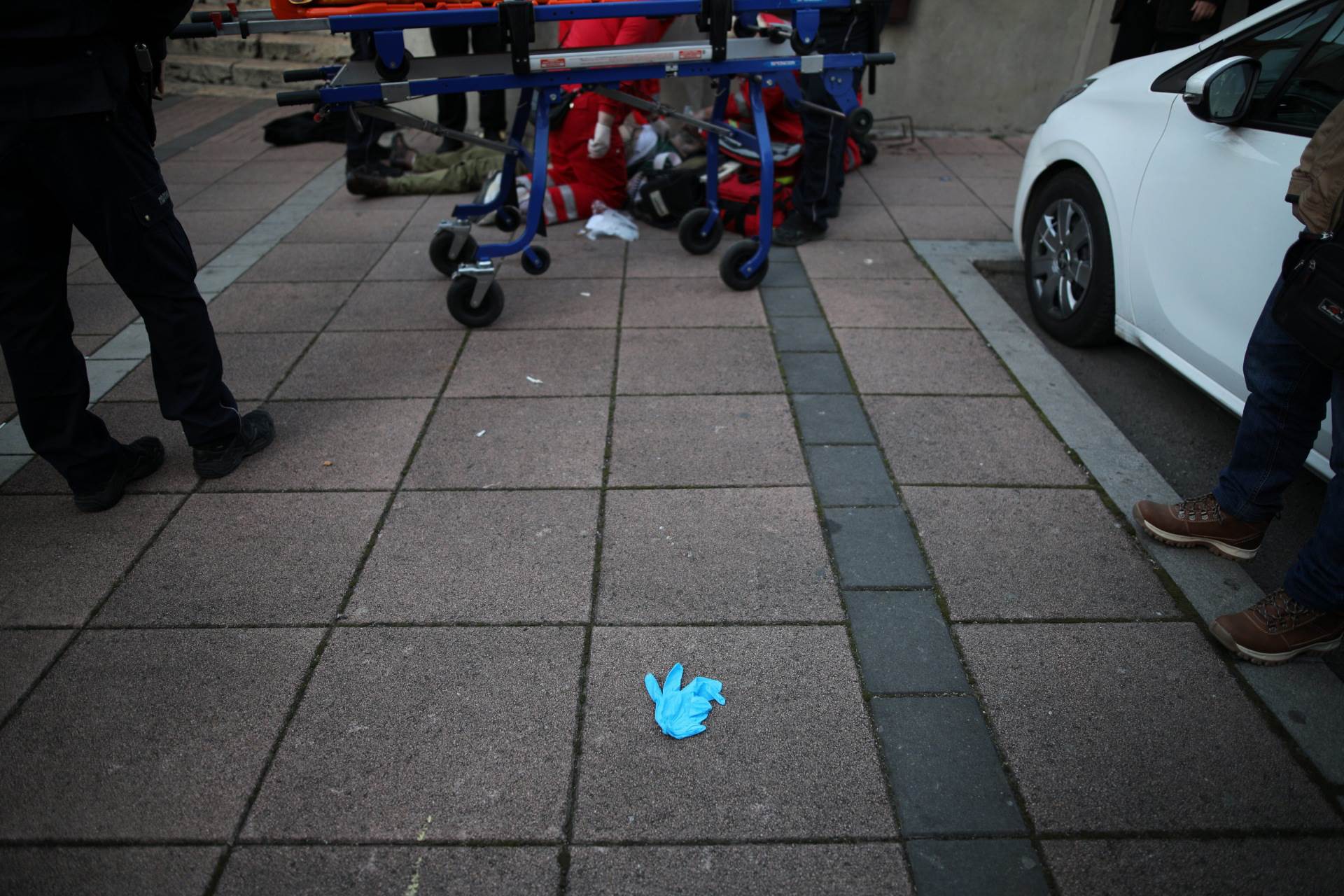 beograd reanimacija coveka nasred ulice preminuo