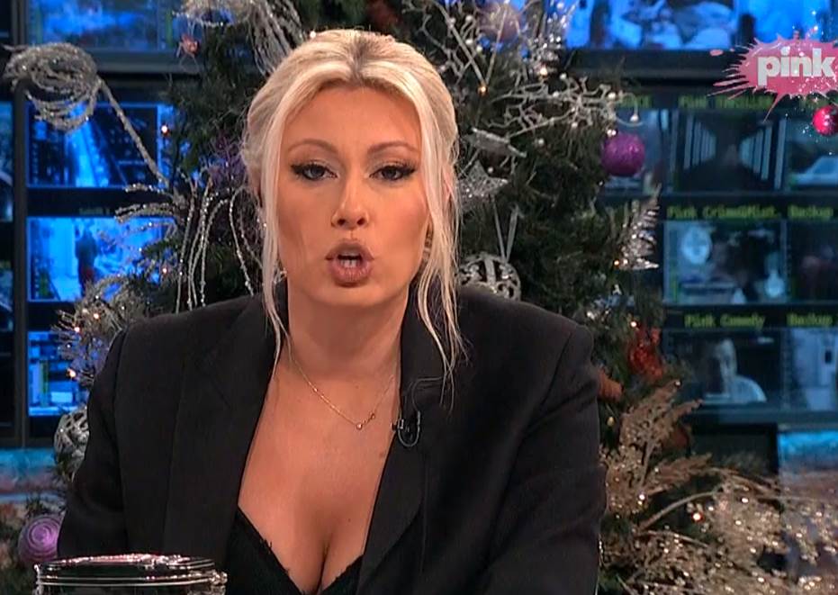 novo jutro dajana paunovic dekolte pink foto