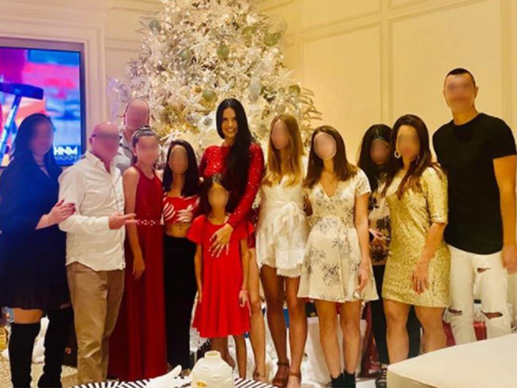 adrijana lima katolicki bozic lepa brena jugoslovenka foto video